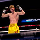 Machlan Arthur secured a fourth-round stoppage in Dublin on Saturday night
