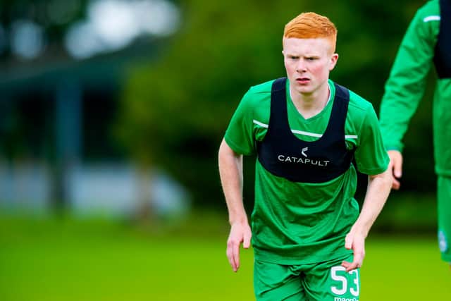 Callum Yeats has left Hibs to sign for League Two champions Queen's Park.