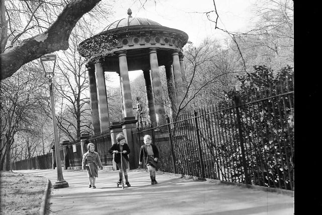 Children playing by the St Bernard's Well near the Water of Leith in 1960