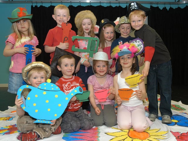 Members of the Mansfield Junior Stage Skills preparing for their performance of The Hunting of the Snark at the Palace Theatre rehearsal room in 2007