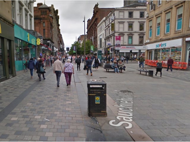 Glasgow City has recorded 315.6 cases per 100,000. Last week it reported 1,998 positive cases.