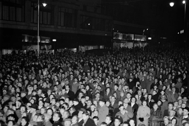 Thousands of spectators gathered to bid farewell to the trams in November 1956. Photo taken from no28 tramcar on the last day of trams.