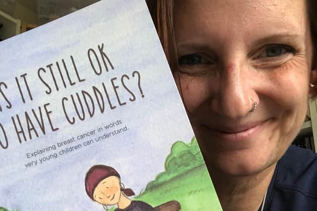 Elke wrote 'Is it still okay to have cuddles?' in between hospital appointments