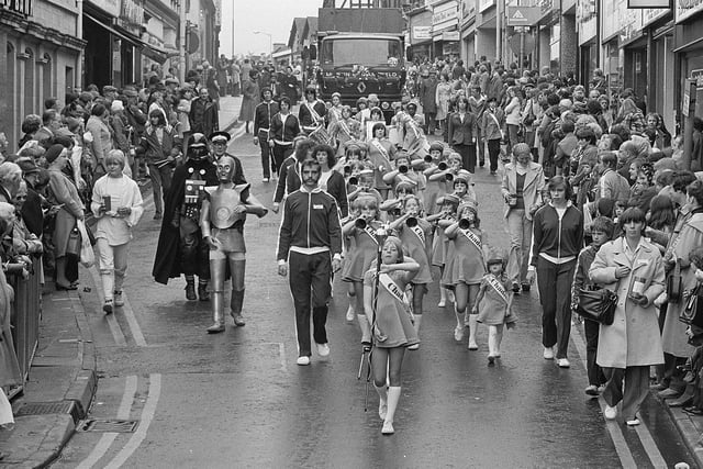 C3PO leading the way - not a sight you often see in Mansfield!
Can you spot yourself in the crowd?