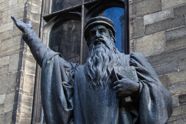 Edinburgh locals might recognise this statue, which can be found in the New College courtyard at the University of Edinburgh. It honours John Knox, a Scottish minister who was born in Haddington, East Lothian. Knox was famous for leading the Protestant Reformation in Scotland, and for shaping the Church of Scotland into a more democratic institution.