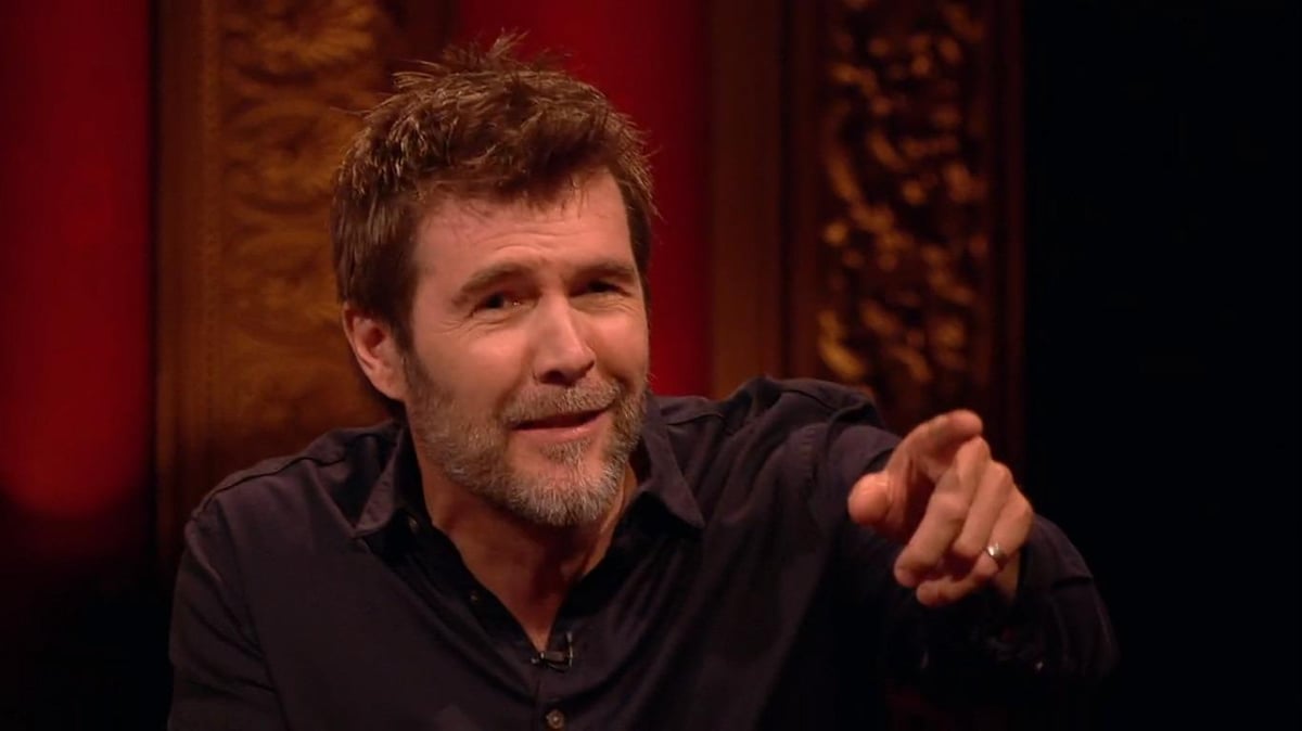 Rhod Gilbert returns to the stage after cancer treatment - BBC News
