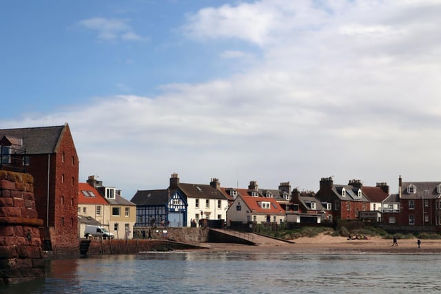 Known for its sweeping beaches, North Berwick is the ideal location for a coastal day trip. Stroll down one of the cobbled streets to browse independent shops and eateries, or play a game of mini golf on the blustery seafront.