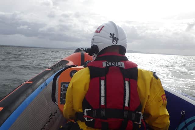 Lifeboats crews from both sides of the Forth were involved in the rescue (Pic: Kinghorn RNLI)