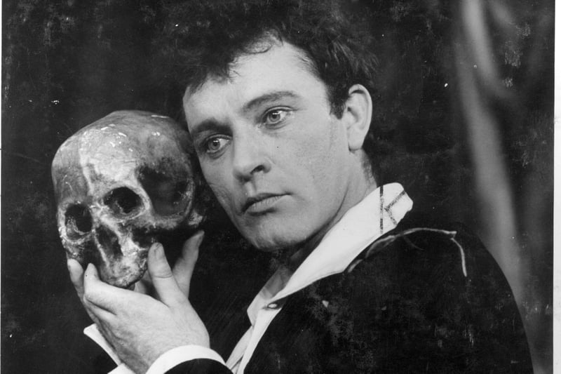 Richard Burton with the skull of Yorick in the Old Vic Company's production of Hamlet in the 1953 Edinburgh Festival.