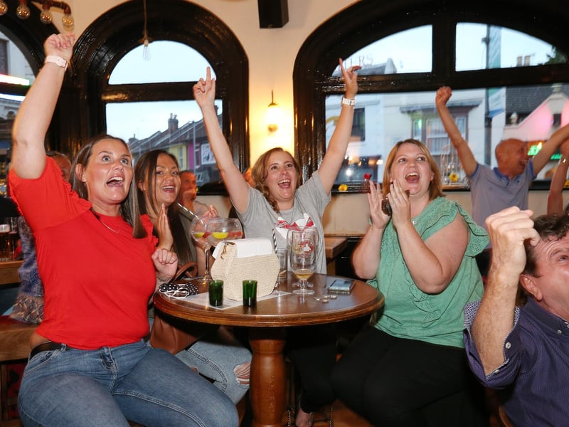 England score! Fans watch England v Ukraine in the quarter finals of Euro 2020, in The Kings pub, Albert Rd, Southsea. Picture: Chris Moorhouse (jpns 030721-35)