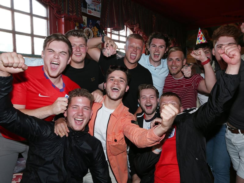 Fans watch England v Ukraine in the quarter finals of Euro 2020, in The Kings pub, Albert Rd, Southsea. Picture: Chris Moorhouse (jpns 030721-14)