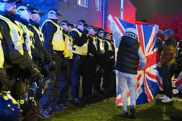 Police protected the group of ethnic minorities in Calder