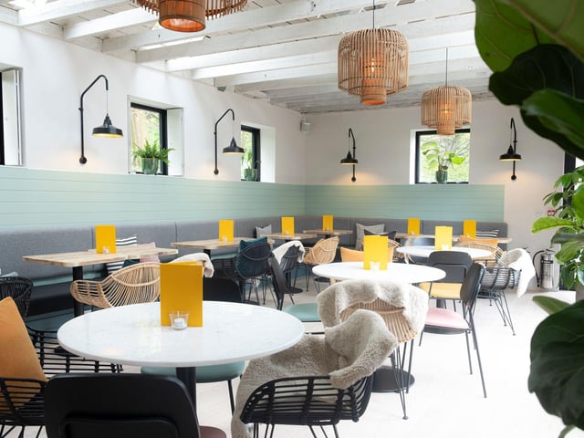 Born by the sea, perfectly at home in the city. Welcome to Herringbone Abbeyhill. An all-day place for food, drink and friends.