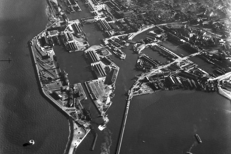 Mid-20th century aerial view showing Leith Docks and Henry Robb shipyard.