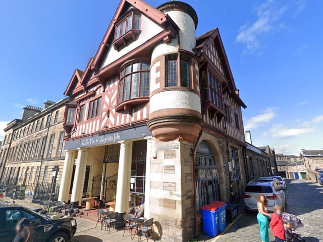 Meaning "the little madness", La P'tite Folie is a French bistro found in a striking mock-Tudor building in Randolph Place, Edinburgh's West End. It serves contemporary French cuisine in a relaxed, cosy atmosphere.