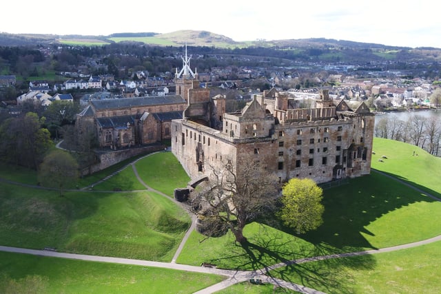 Linlithgow Palace in West Lothian is the setting for Wentworth Prison in Outlander, where Black Jack Randall brutally tortures Jamie Fraser in Season 1. The birthplace of Mary Queen of Scots, the castle was once the royal residence of the Stewarts but now lies in majestic ruins.