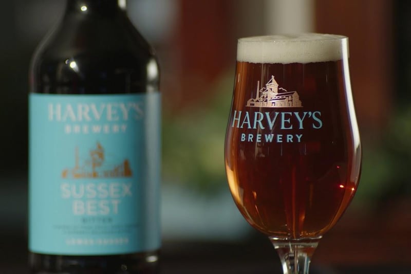 Everybody knows that locally-brewed Harvey's is the best bitter...and that it is only exported up to 60km from the brewery in kegs to ensure the flavour doesn't change.