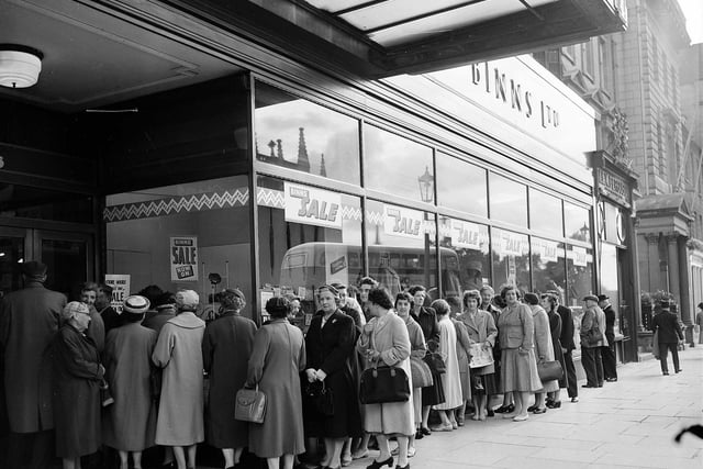 Binns department store Princes Street Edinburgh. Sale queue, 1950s.