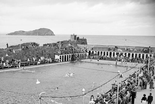 A view of North Berwick Open Air Pool in July 1958.