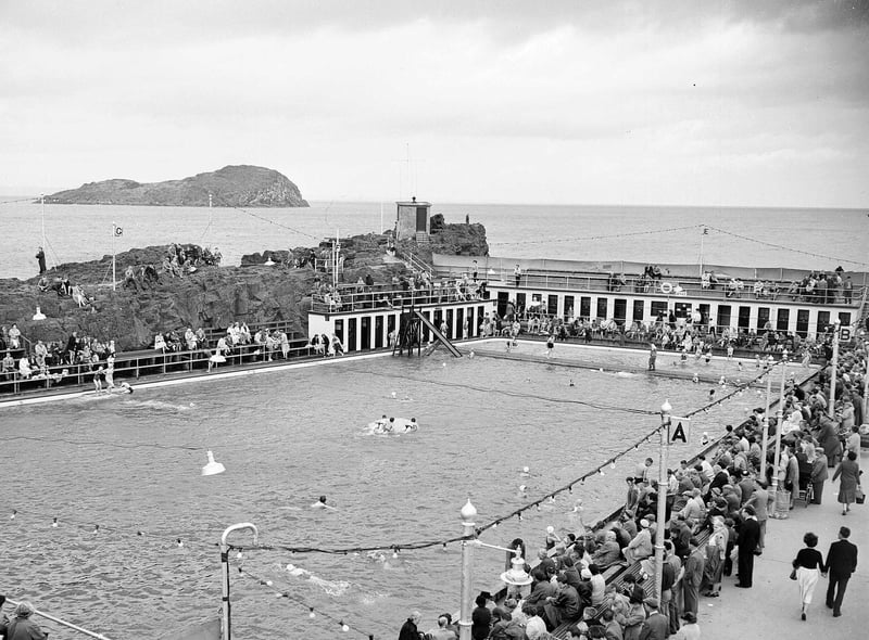 A view of North Berwick Open Air Pool in July 1958.