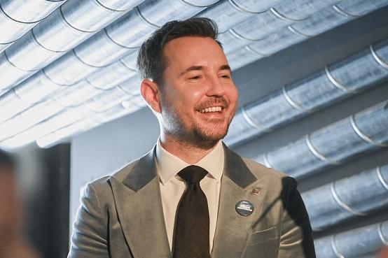 Lorraine Paton claims she saw Martin Compston on Rose Street this month, with the Line of Duty and Sweet Sixteen actor maybe in town to catch some Fringe shows.