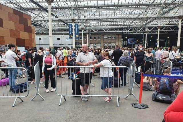 Crowds pictured at Edinburgh Waverley following major disruption to services.