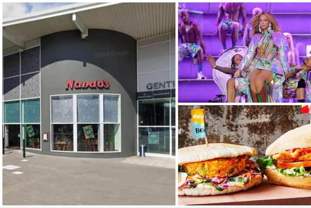 Beyoncer treated her entourage to a monster Nando’s order from the chicken chain’s branch at Fountain Park, requesting 110 chicken burgers, 90 pittas and nine chicken thighs.