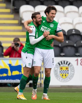 Hibs' Joe Newell (R) celebrates his goal against St Mirren with team mate Martin Boyle. (Photo by Ross Parker / SNS Group)