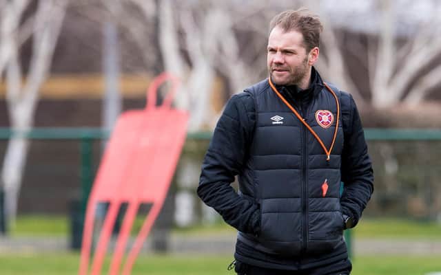 Hearts manager Robbie Neilson takes training ahead of Saturday's visit of Livingston.  (Photo by Ross Parker / SNS Group)