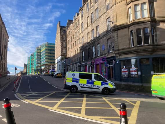 Police presence at Bank Street in Edinburgh (Photo: Matt Donlan).