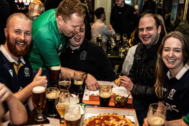 Feel the rugby world cup atmosphere at this top bar – and enjoy free pizza
