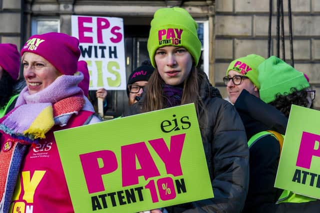 Teachers are said to be increasingly angry at the failure of the Scottish Government and Cosla to make a new pay offer.