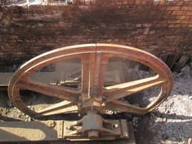 Newly discovered cable hauling gear from Edinburgh's previous tram network is to be put on show next to the new line to Newhaven