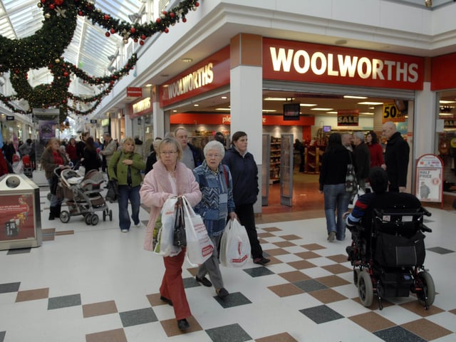 The Woolworths store in the Almondvale centre Livingston prior to closure in 2008.