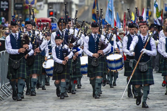 The horse riders were accompanied by several bands  including St Ronan's Silver Band, Erskine Stewart's Melville School Pipe Band, George Heriot's School Pipe Band and George Watson's Pipe Band.