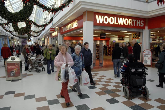 The Woolworths store in the Almondvale centre Livingston prior to closure in 2008.