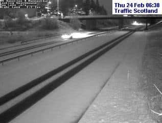 A snowy M9 near Bannockburn this morning. Picture: Traffic Scotland