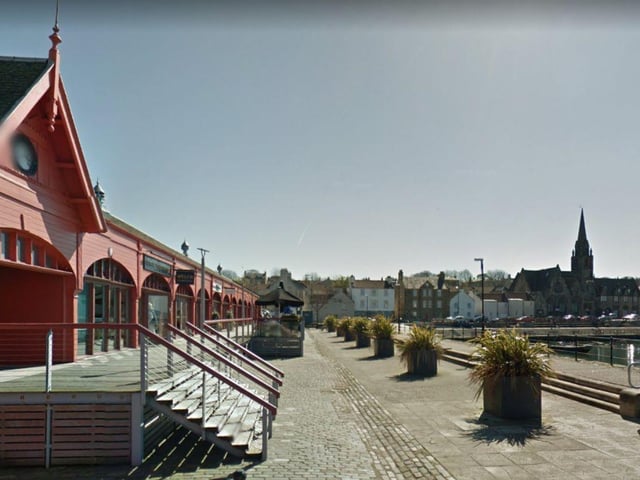 This upmarket restaurant and bar, situated on Newhaven Harbour in an old fish market, serves up delicious seafood, including oysters, scallops and lobsters. The Greene King owned venue is rated 4.4 stars on Google.