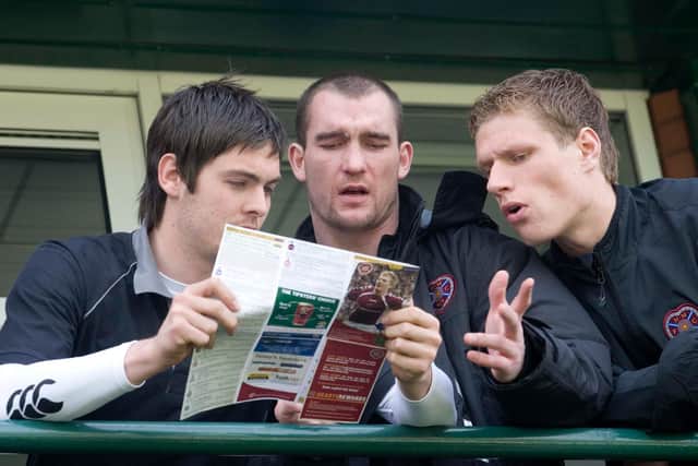 09/04/07
MUSSELBURGH
Craig Gordon (left) Eduardas Kurskis (centre) and Marius Zaliukas study the form at the Hearts Race Day