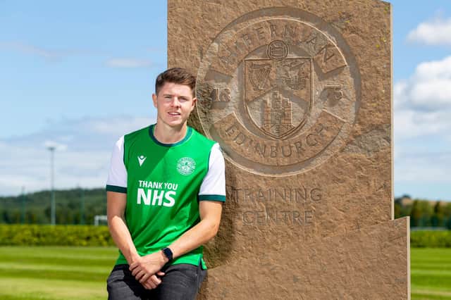 Kevin Nisbet signed a four-year deal with Hibs