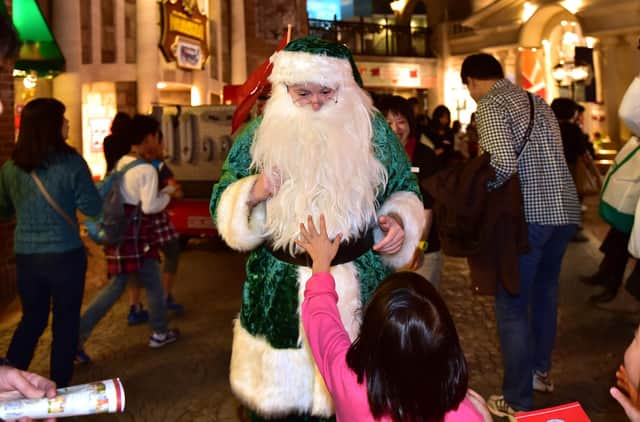 Santa Claus was green before he was read (Picture: Yoshikazu Tsuno/AFP via Getty Images)