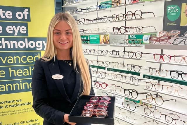 Eve has worked at the Cameron Toll Specsavers store for 18 months alongside her studies at Sighthill College and was just awarded the title of ‘Employee of the Year’.