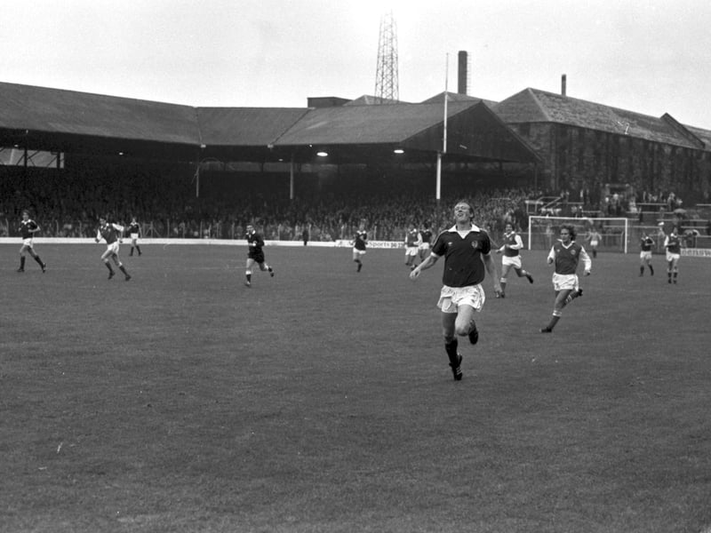 Willie Gibson in action during the Hearts v Hibs Edinburgh Derby football match at Tynecastle in August 1980. Hearts were newly-promoted after being relegated to the First Division in season 1978-79.