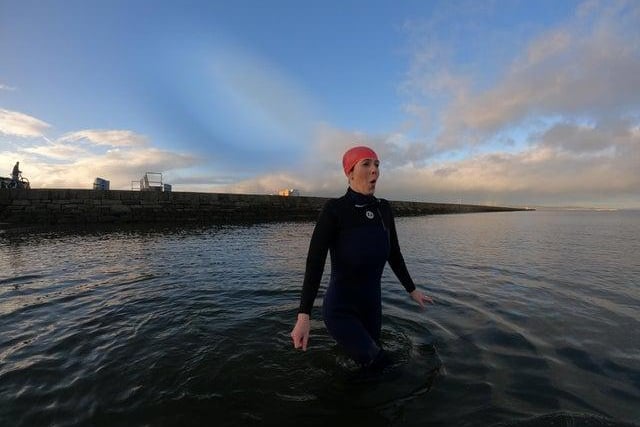 Wardie Bay has become a favourite spot for wild swimmers in Edinburgh, helped by groups like Wardie Bay Wild Ones. It can be found at Granton Harbour and has peaceful views of the Firth of Forth.