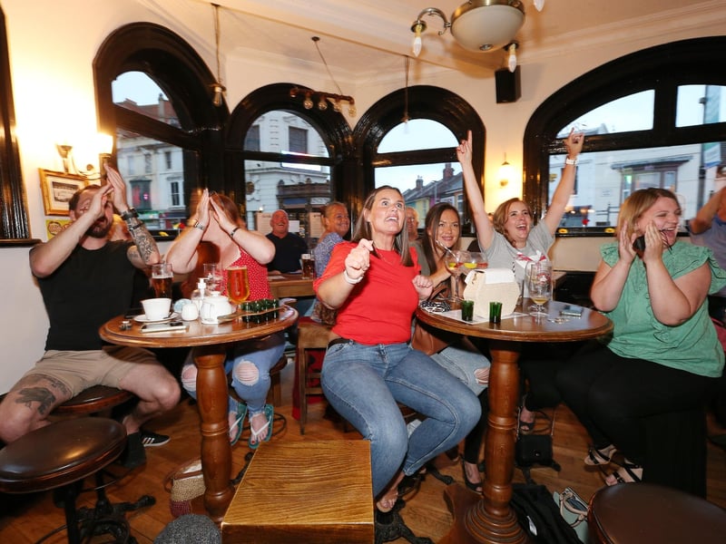 England score! Fans watch England v Ukraine in the quarter finals of Euro 2020, in The Kings pub, Albert Rd, Southsea. Picture: Chris Moorhouse (jpns 030721-34)