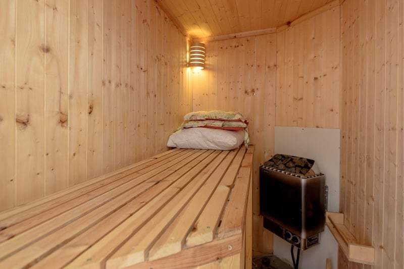 This property also comes with its own private internal sauna.