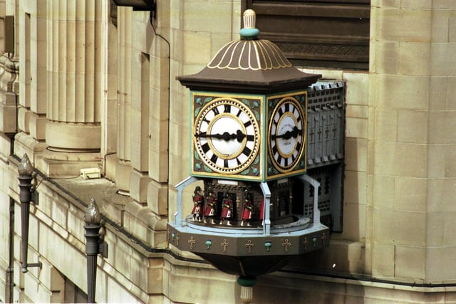 Where in Edinburgh is this musical clock?