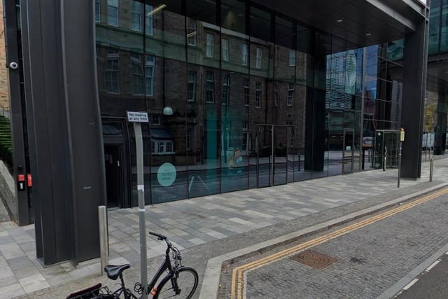 This PureGym is situated in Quartermile One on Lauriston Place. It has a rating of 4.2 stars with 384 reviews.