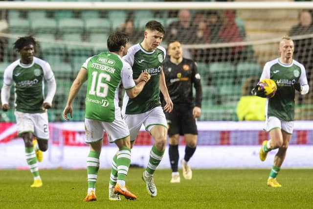 Lewis Stevenson congratulates Kevin Nisbet after his late equaliser