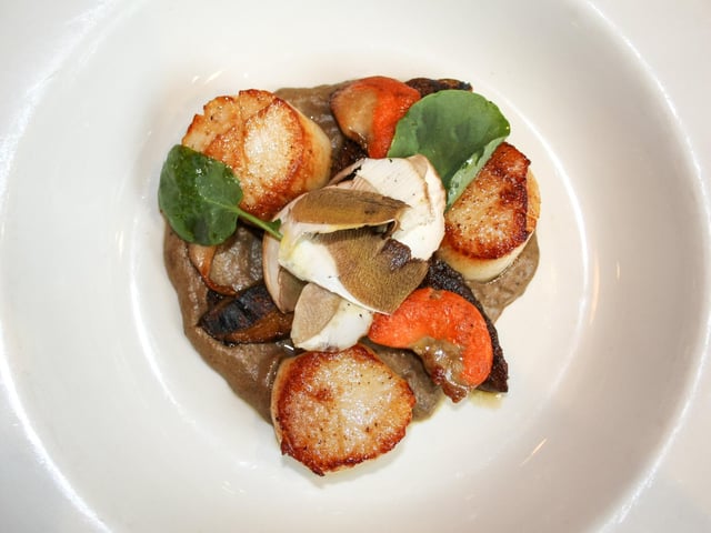Fresh Scottish produce is cooked in the classic French style at Cafe St Honorė in Thistle Street, New Town. Award-winning Scottish chef Neil Forbes is at the helm as chef and director here, and the menu changes daily.